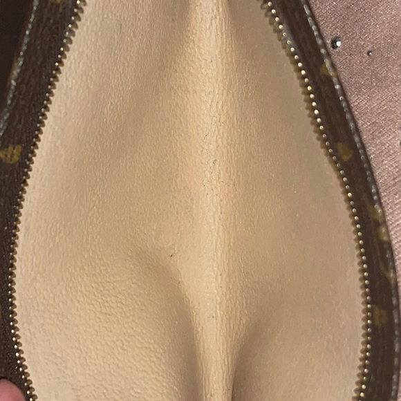 Authentic Louis Vuitton Monogram Pochette Wristlet - Picture 7 of 7